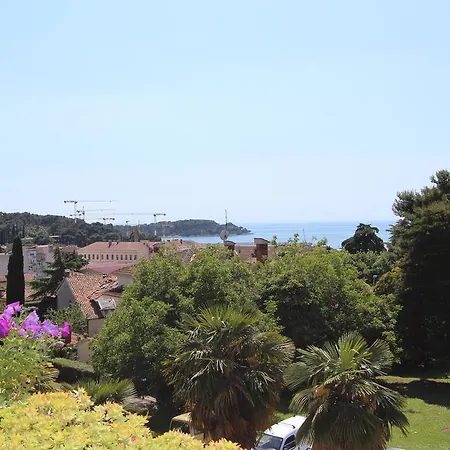 Aurora Гостевой дом Ровинь