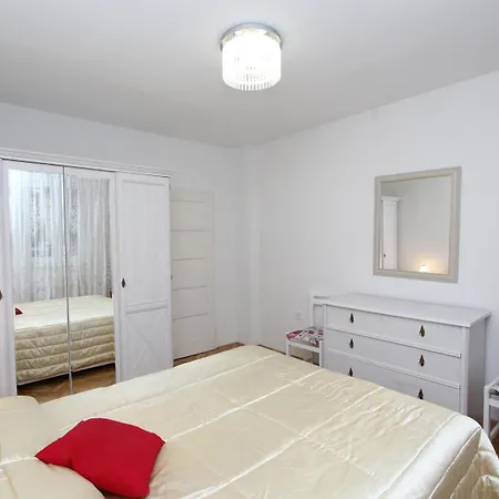 Gostinjska kuća Aurora 3*