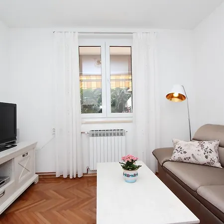 Aurora Konukevi 3*