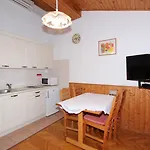 Aurora 3* 로비니