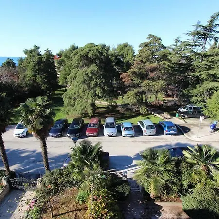 Aurora Guest house 3*